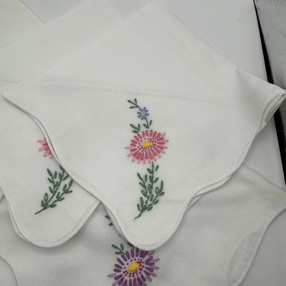 Embroidered Napkins Handkerchiefs White Pink & Purple Floral Scalloped‎ Set 8